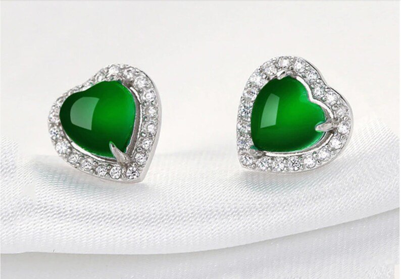 Emarald Green Heart Earrings | 925 Sterling Silver Earrings | Minimalist Earrings | Stud Earrings | Gift for Her | Heart Stud Earrings